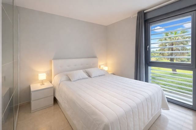 3 sypialnia Apartament na sprzedaż w La Duquesa / Puerto de la Duquesa, Manilva z basenem garażem - 359 000 € (Ref: 9540898)