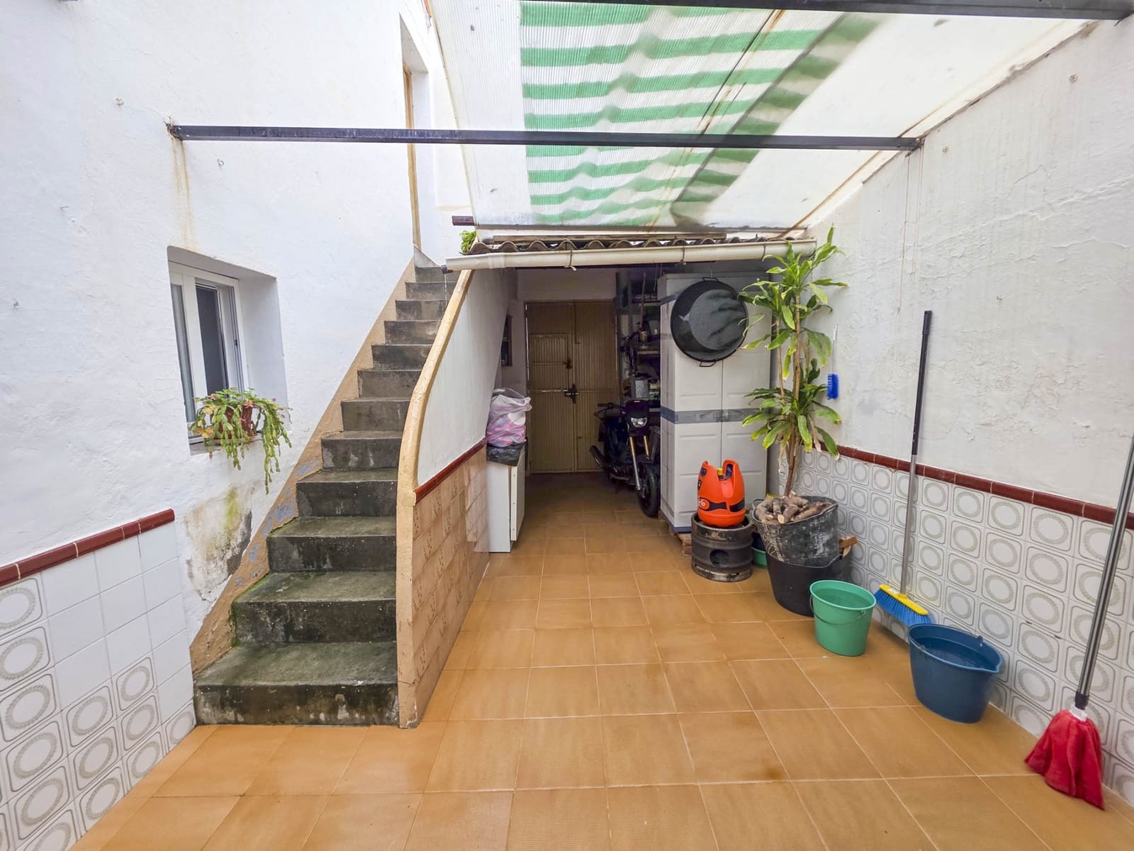 5 chambre Maison de Ville à vendre à Estepona - 700 000 € (Ref: 9540899)