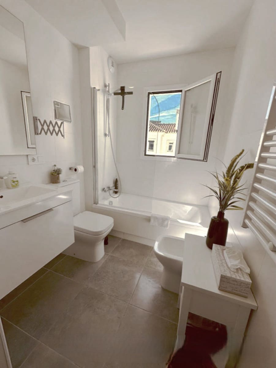 3 bedroom Apartment for sale in Estepona with pool garage - € 630,000 (Ref: 9540900)