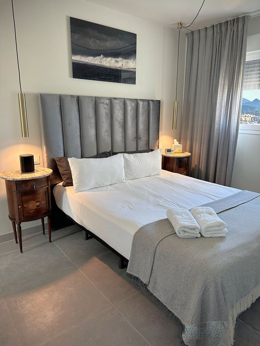 3 bedroom Apartment for sale in Estepona with pool garage - € 630,000 (Ref: 9540900)