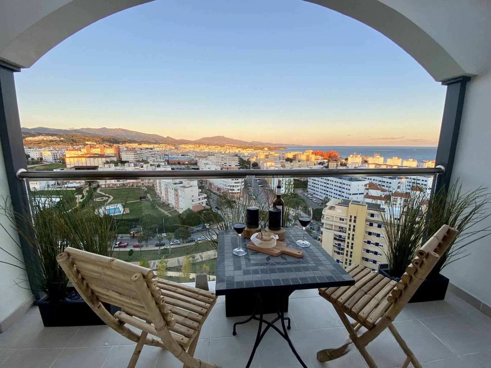 3 bedroom Apartment for sale in Estepona with pool garage - € 630,000 (Ref: 9540900)