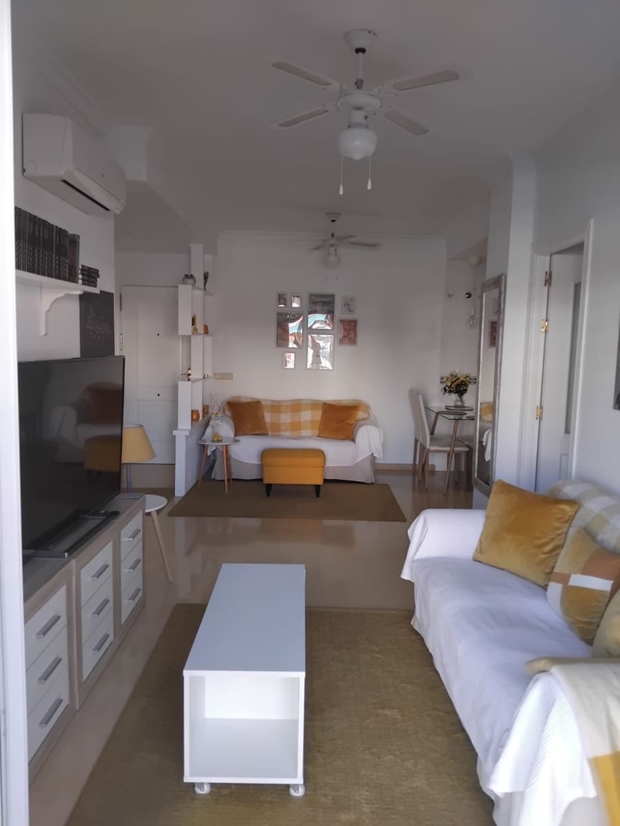 3 bedroom Apartment for sale in San Luis de Sabinillas with pool - € 291,000 (Ref: 9551034)