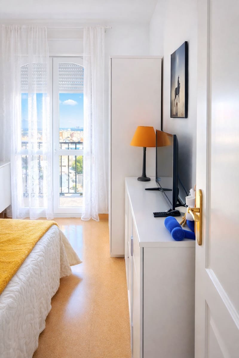 3 bedroom Apartment for sale in San Luis de Sabinillas with pool - € 291,000 (Ref: 9551034)