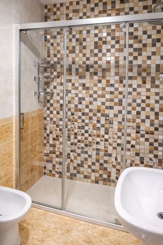 3 sovrum Lägenhet till salu i San Luis de Sabinillas, Manilva med pool - 291 000 € (Ref: 9551034)