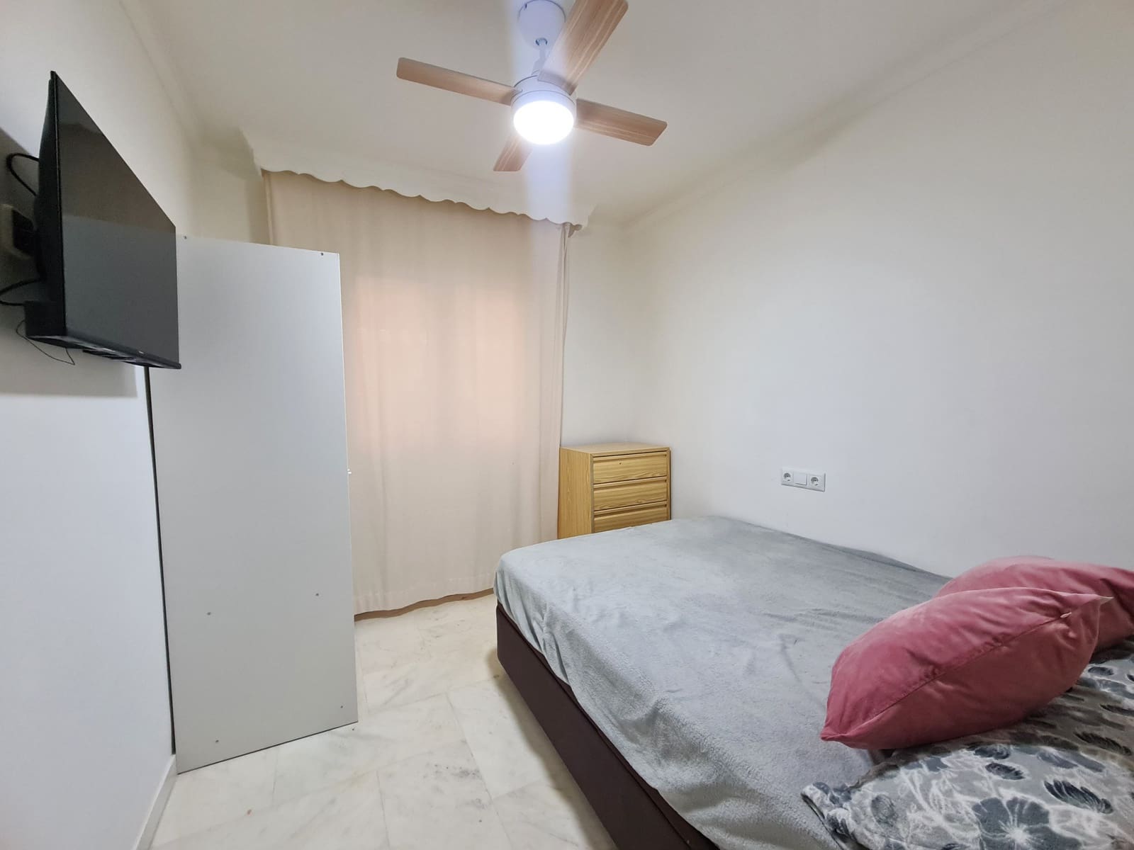 2 Zimmer Apartment zu verkaufen in Estepona mit Pool Garage - 325.000 € (Ref: 9551036)