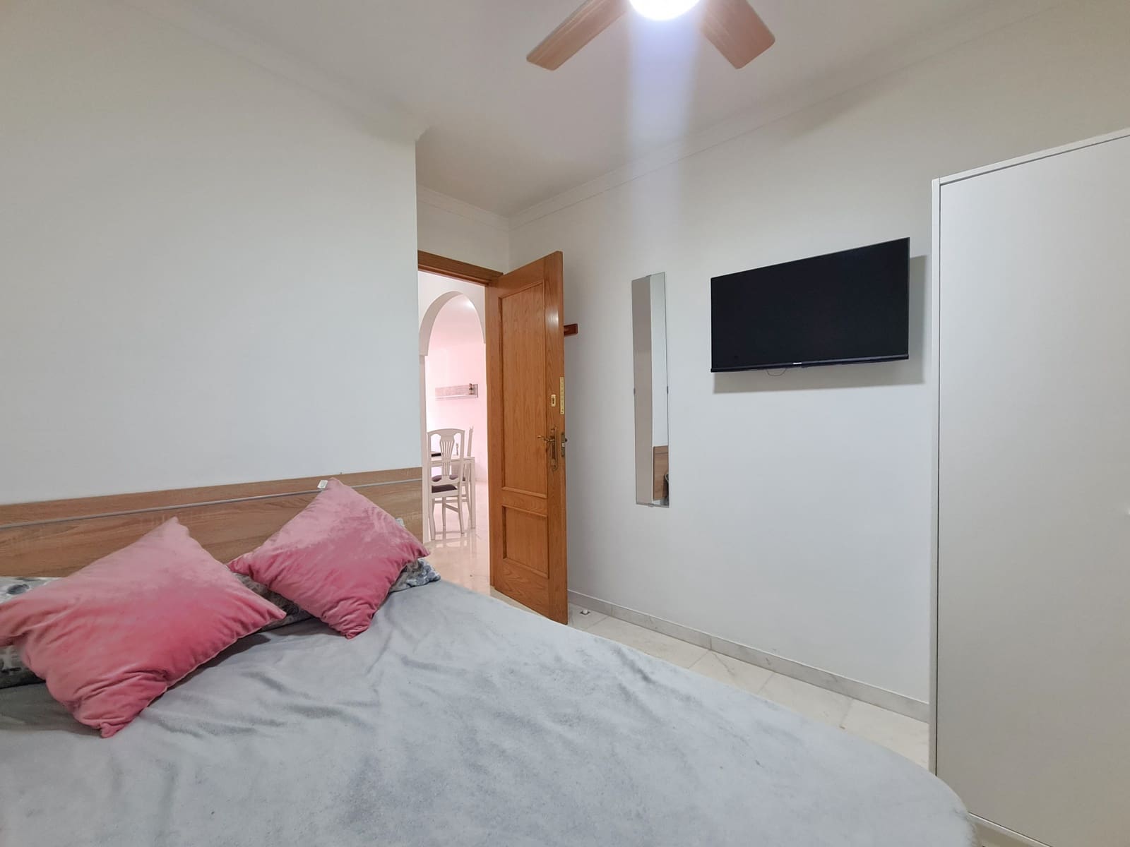 2 Zimmer Apartment zu verkaufen in Estepona mit Pool Garage - 325.000 € (Ref: 9551036)