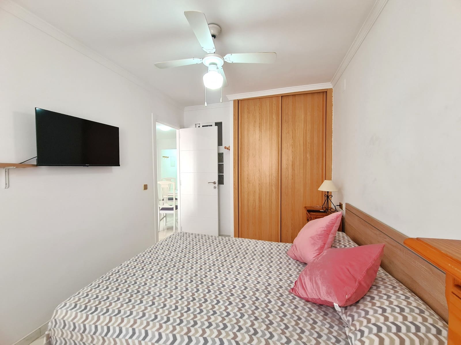 2 Zimmer Apartment zu verkaufen in Estepona mit Pool Garage - 325.000 € (Ref: 9551036)