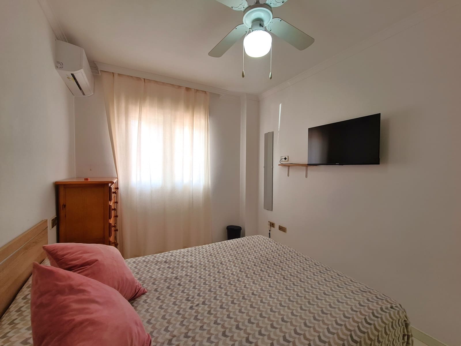 2 Zimmer Apartment zu verkaufen in Estepona mit Pool Garage - 325.000 € (Ref: 9551036)