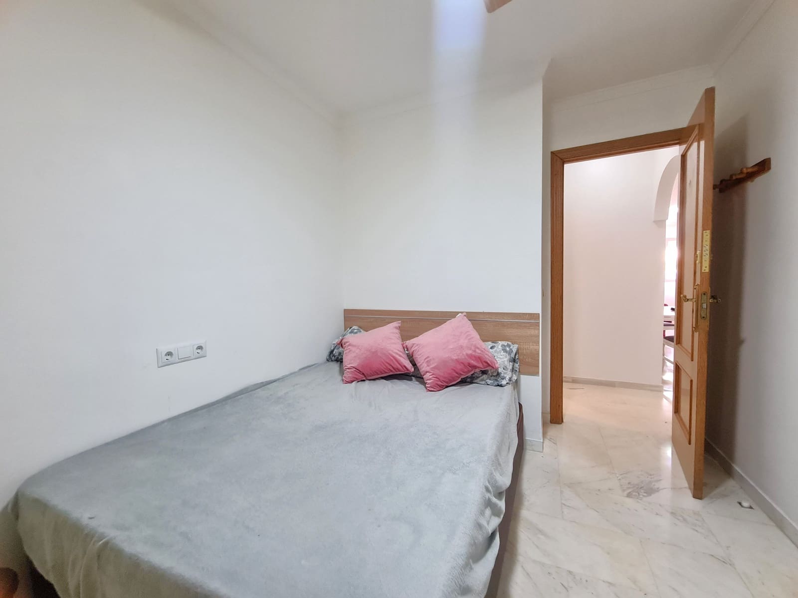 2 Zimmer Apartment zu verkaufen in Estepona mit Pool Garage - 325.000 € (Ref: 9551036)