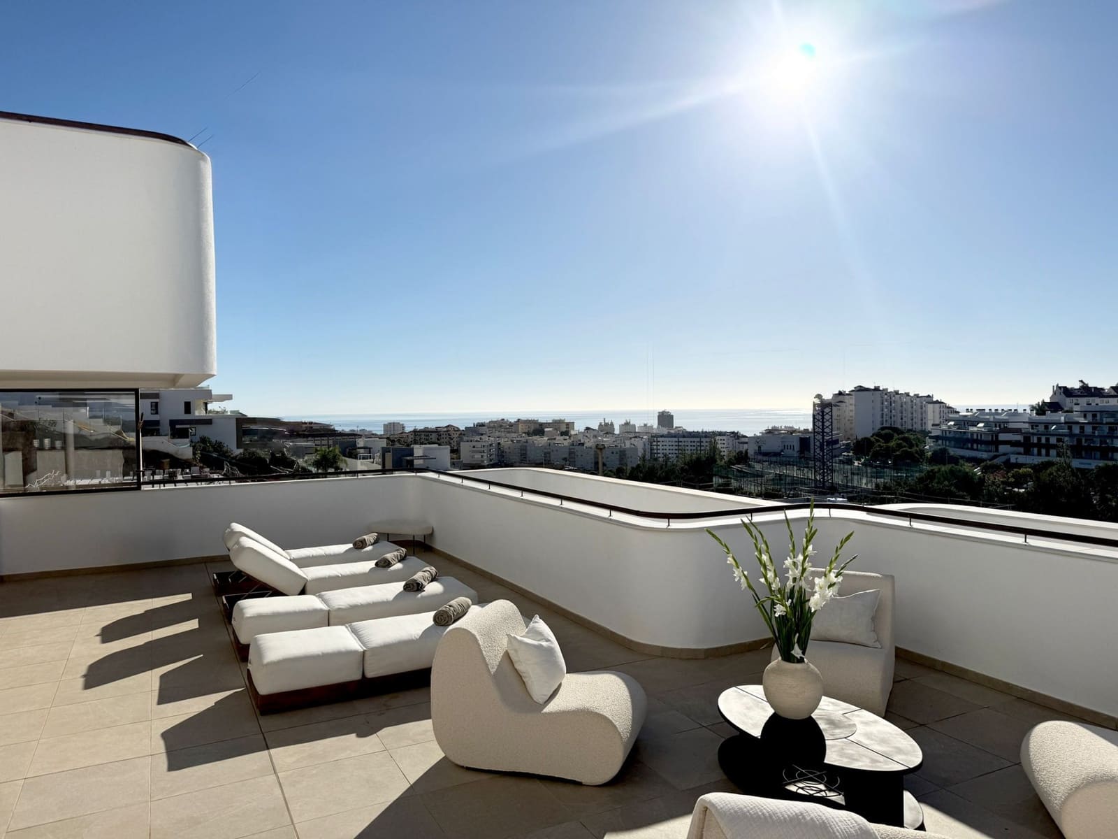 3 quarto Apartamento para venda em Estepona com piscina garagem - 980 000 € (Ref: 9568194)