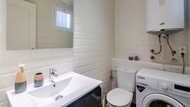 2 soveværelse Penthouse til salg i La Duquesa / Puerto de la Duquesa, Manilva med swimmingpool garage - € 265.000 (Ref: 9570800)