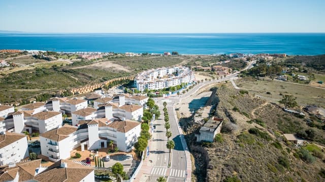2 soveværelse Penthouse til salg i La Duquesa / Puerto de la Duquesa, Manilva med swimmingpool garage - € 265.000 (Ref: 9570800)