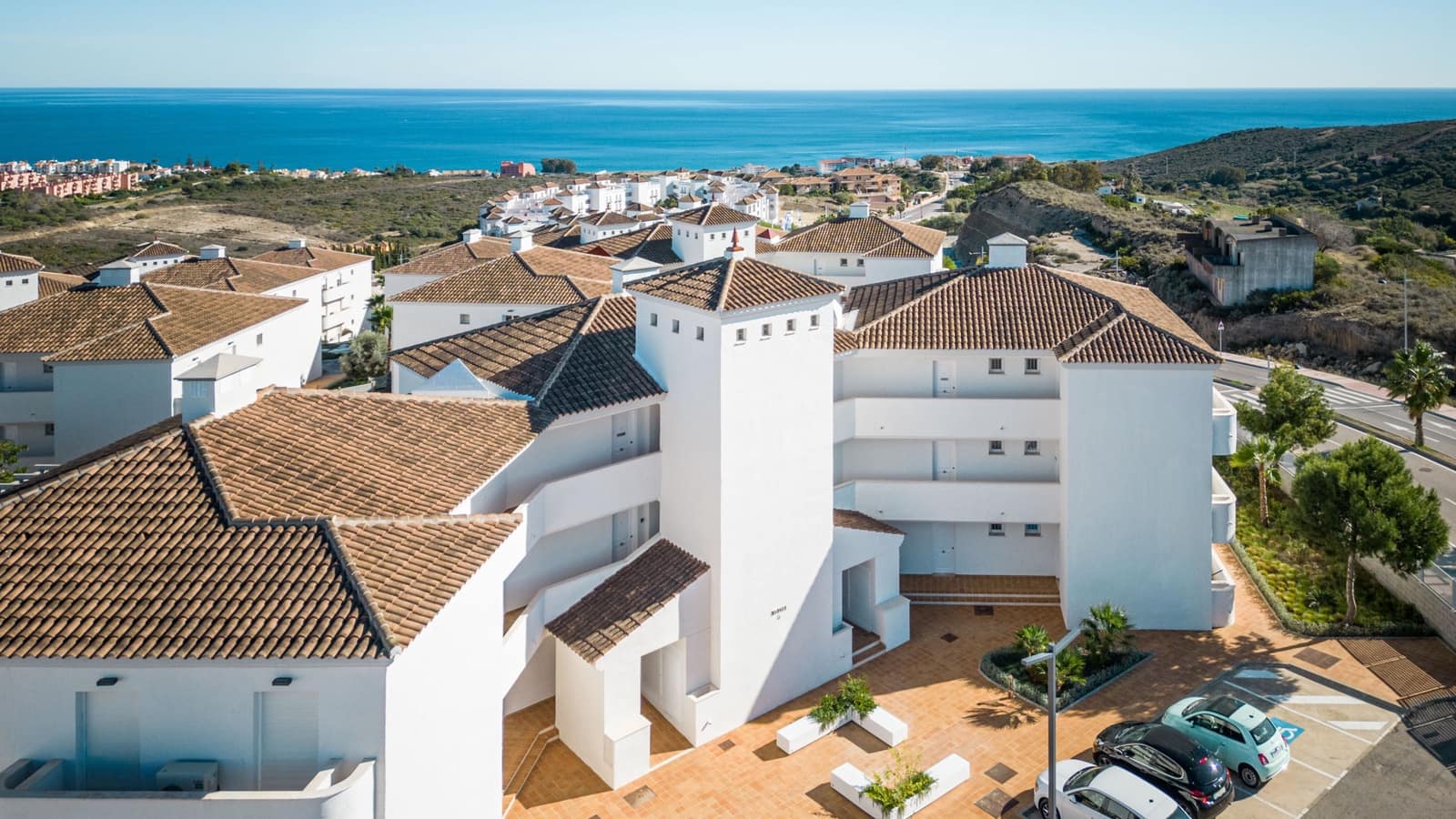 2 bedroom Penthouse for sale in La Duquesa / Puerto de la Duquesa with pool garage - € 265,000 (Ref: 9570800)