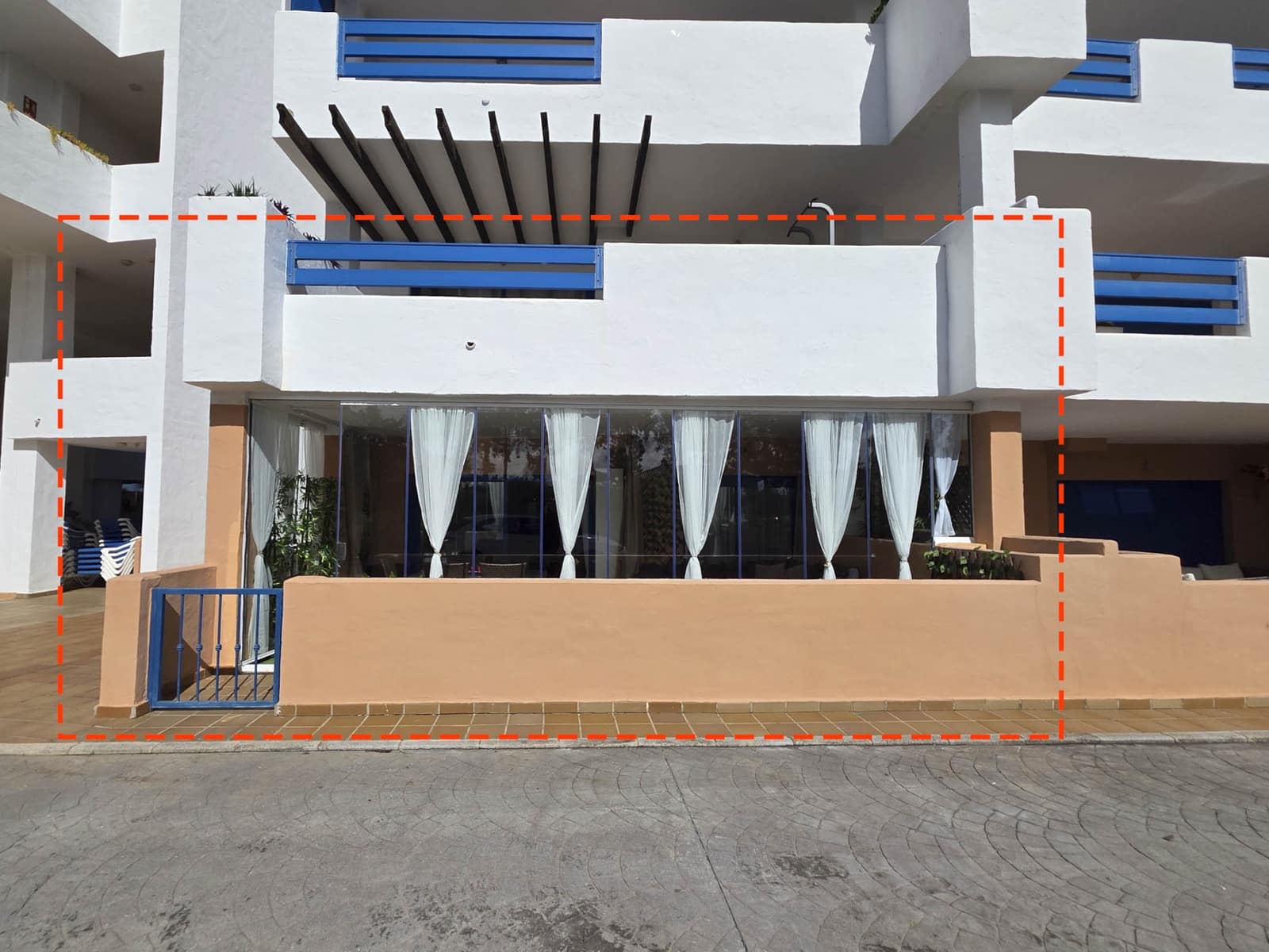 2 slaapkamer Appartement te koop in La Duquesa / Puerto de la Duquesa met zwembad garage - € 369.000 (Ref: 9594775)