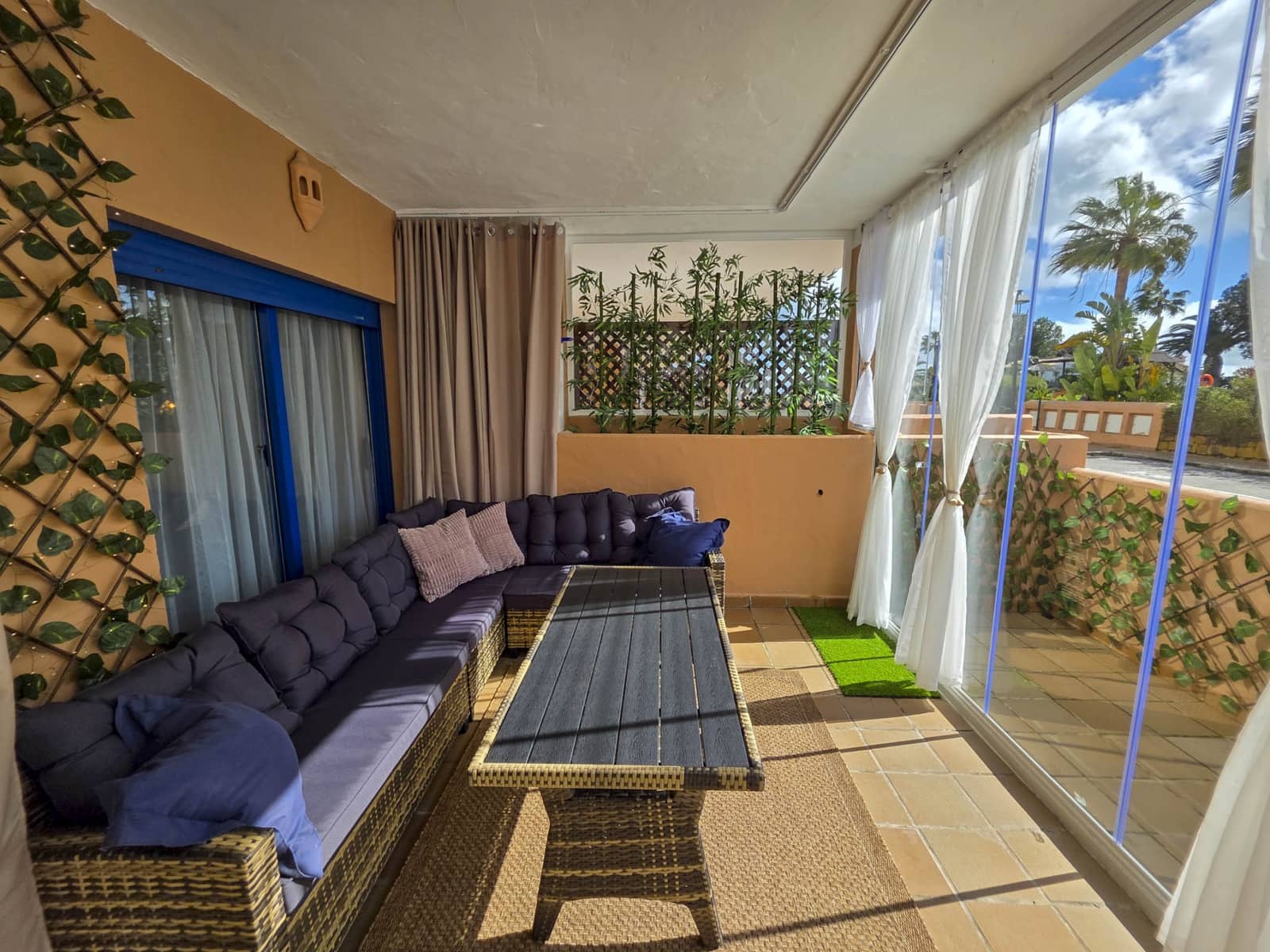 2 slaapkamer Appartement te koop in La Duquesa / Puerto de la Duquesa met zwembad garage - € 369.000 (Ref: 9594775)