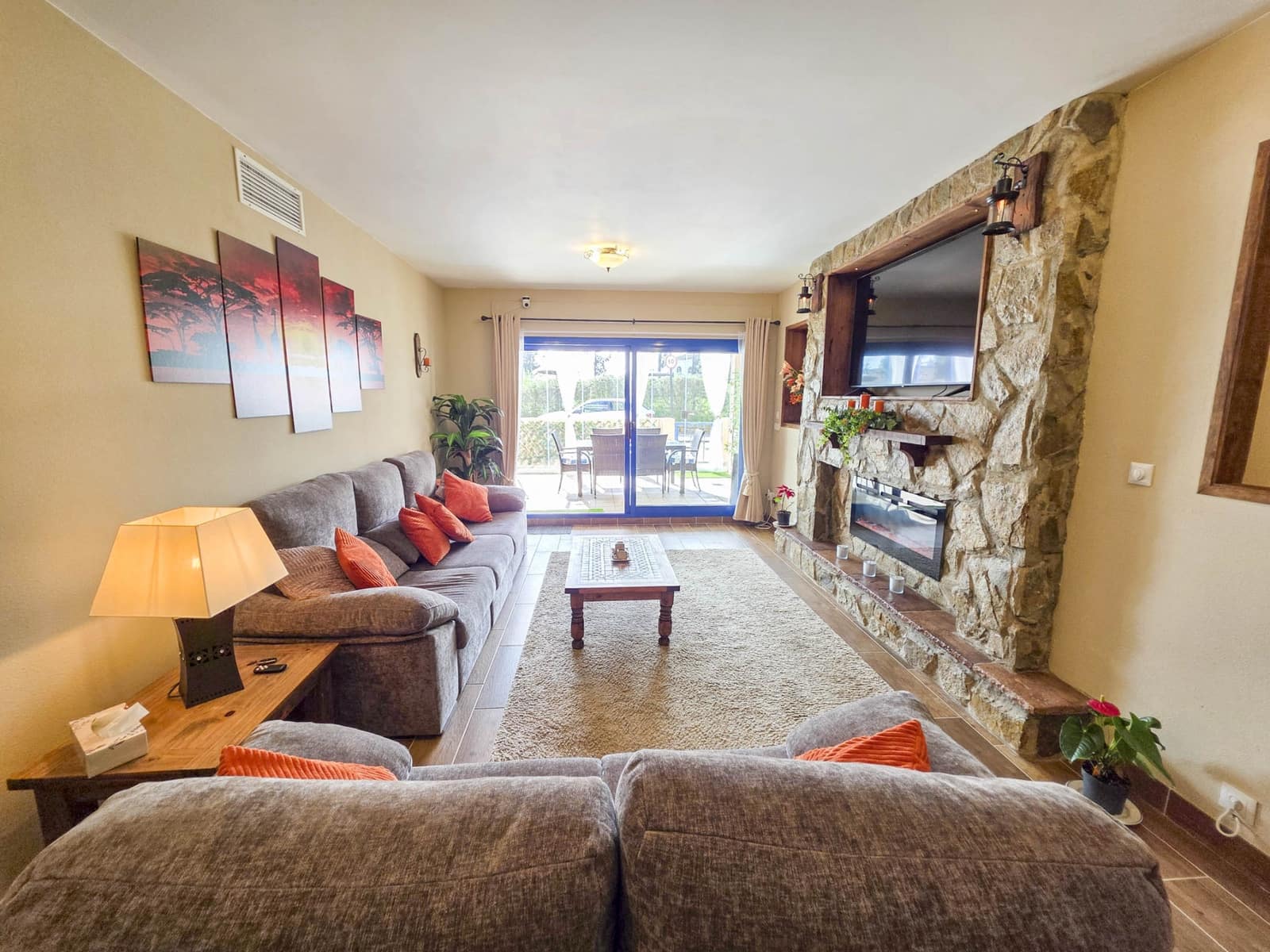 2 slaapkamer Appartement te koop in La Duquesa / Puerto de la Duquesa met zwembad garage - € 369.000 (Ref: 9594775)