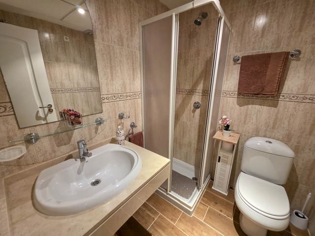 2 slaapkamer Appartement te koop in La Duquesa / Puerto de la Duquesa, Manilva met zwembad garage - € 369.000 (Ref: 9594775)