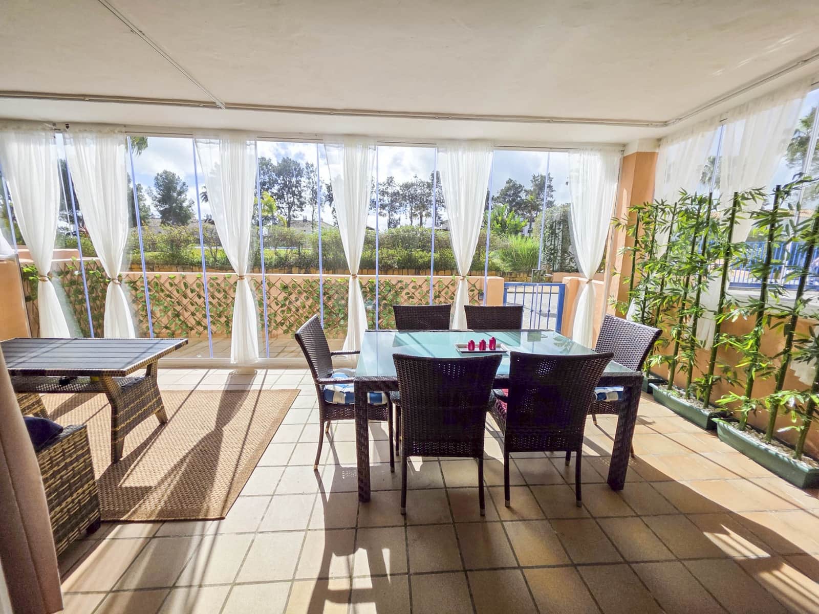 2 slaapkamer Appartement te koop in La Duquesa / Puerto de la Duquesa met zwembad garage - € 369.000 (Ref: 9594775)