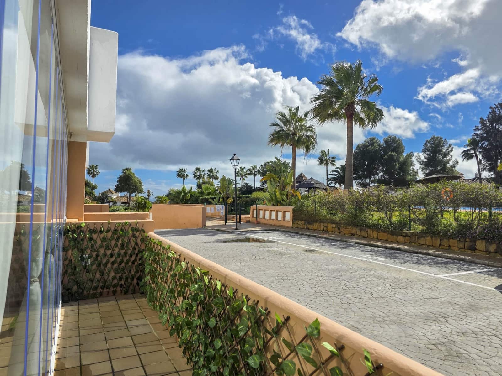 2 slaapkamer Appartement te koop in La Duquesa / Puerto de la Duquesa met zwembad garage - € 369.000 (Ref: 9594775)