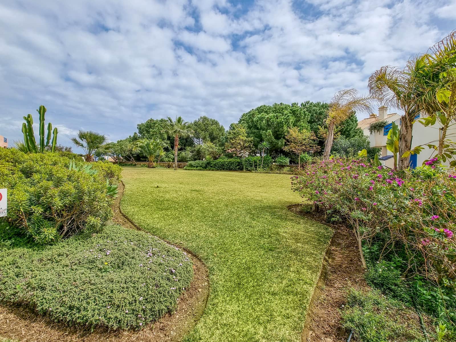 2 slaapkamer Appartement te koop in La Duquesa / Puerto de la Duquesa met zwembad garage - € 369.000 (Ref: 9594775)