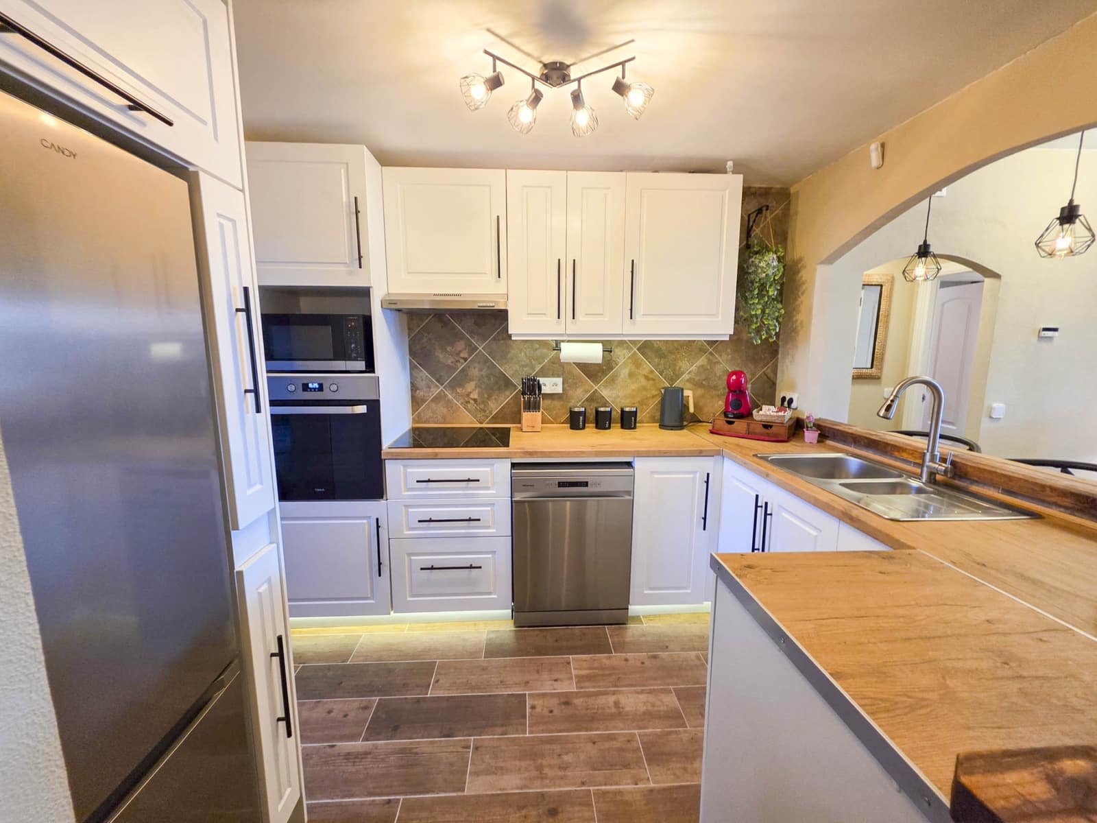 2 bedroom Apartment for sale in La Duquesa / Puerto de la Duquesa with pool garage - € 369,000 (Ref: 9594775)