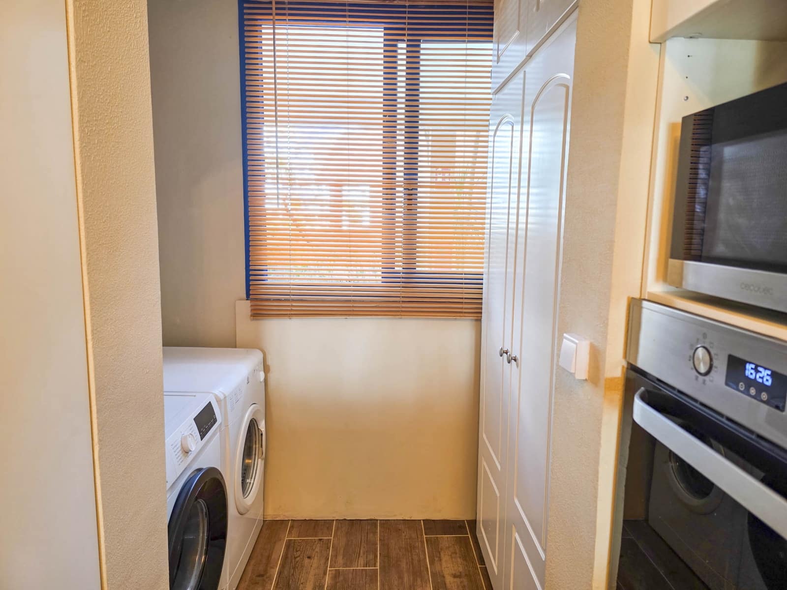 2 bedroom Apartment for sale in La Duquesa / Puerto de la Duquesa with pool garage - € 369,000 (Ref: 9594775)