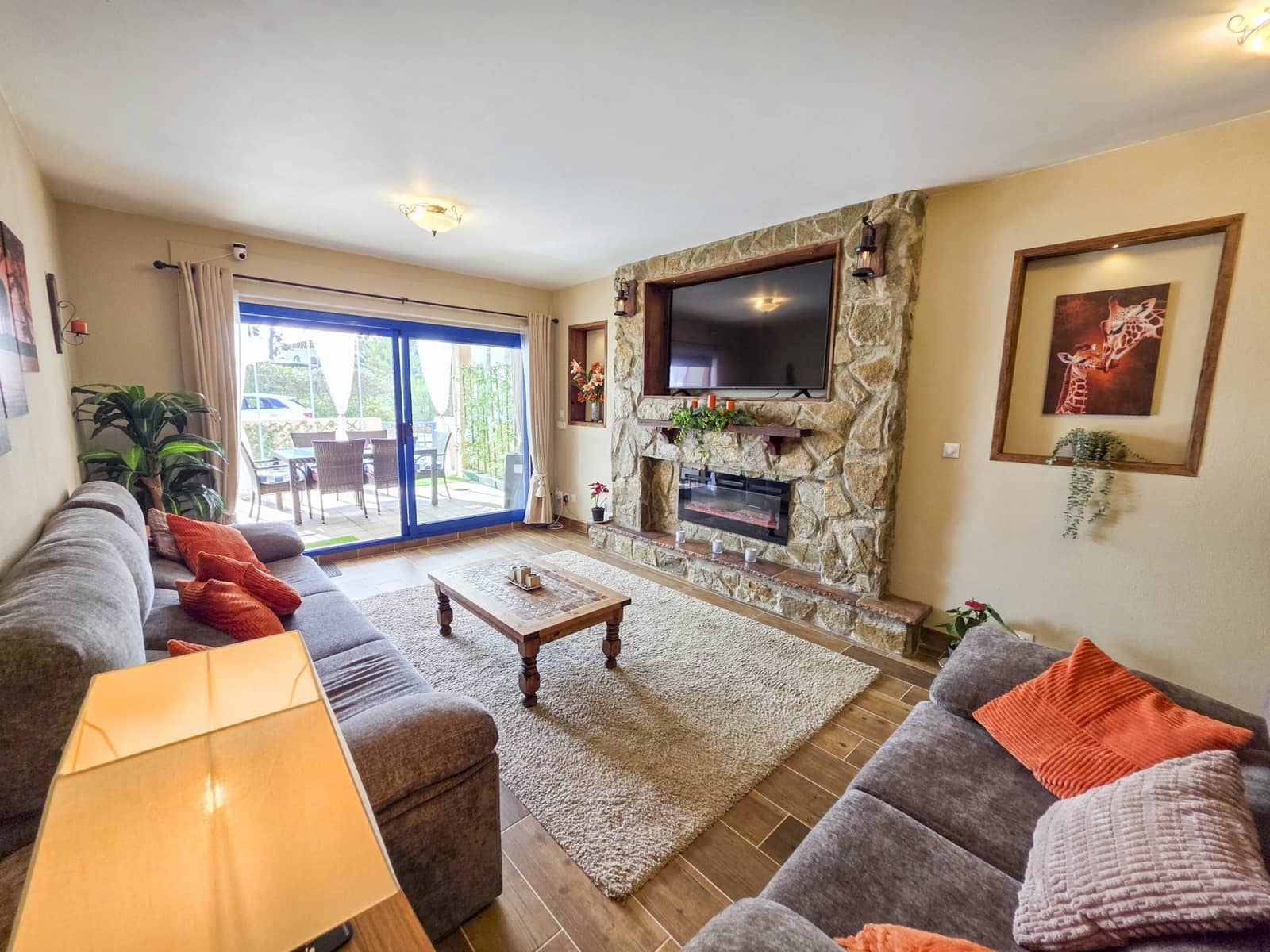 2 bedroom Apartment for sale in La Duquesa / Puerto de la Duquesa with pool garage - € 369,000 (Ref: 9594775)