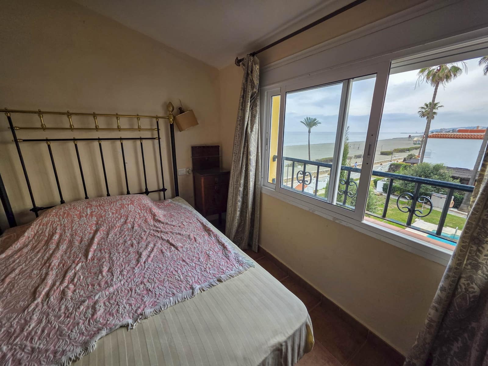 Casa de 5 habitaciones en Casares en venta con piscina - 650.000 € (Ref: 9647847)