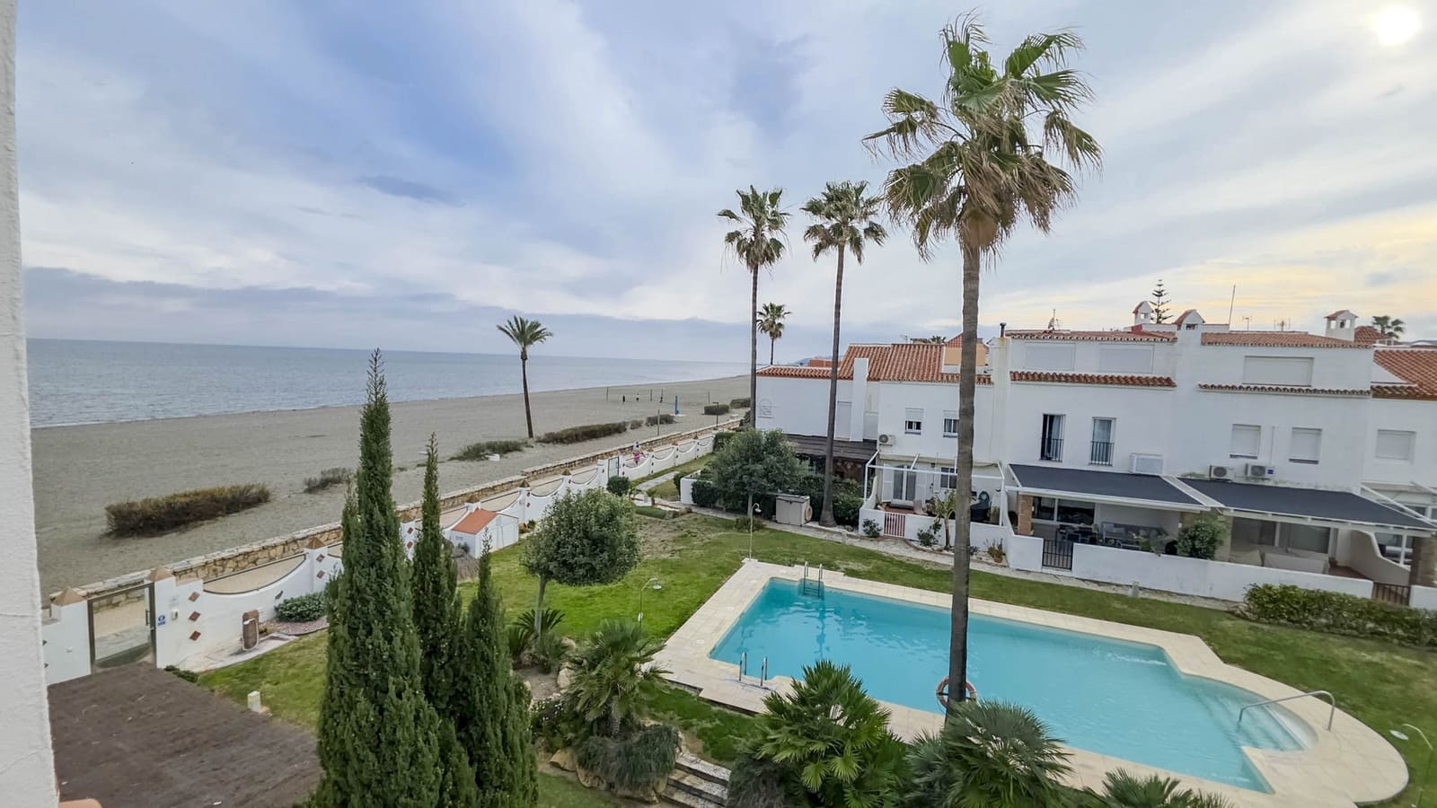 5 bedroom Townhouse for sale in Casares with pool - € 650,000 (Ref: 9647847)
