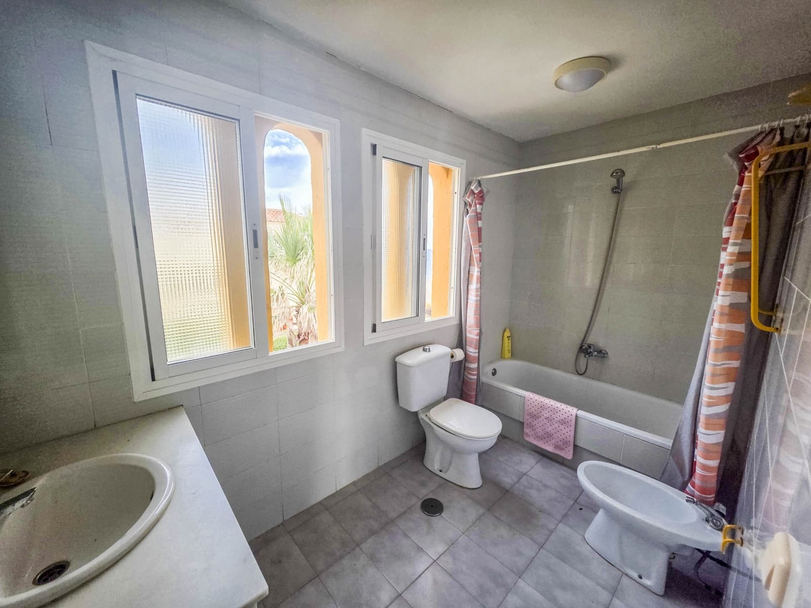 5 bedroom Townhouse for sale in Casares with pool - € 650,000 (Ref: 9647847)