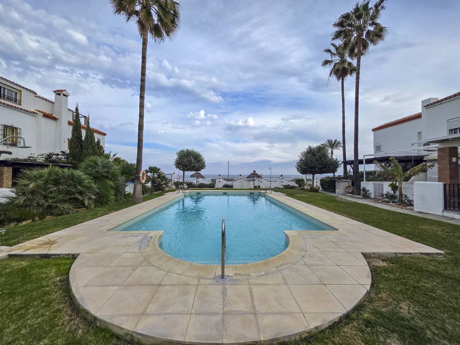 5 bedroom Townhouse for sale in Casares with pool - € 650,000 (Ref: 9647847)