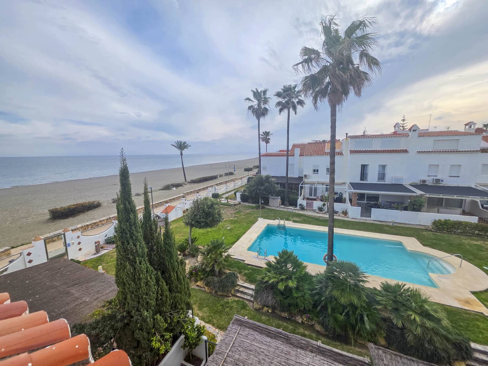 5 bedroom Townhouse for sale in Casares with pool - € 650,000 (Ref: 9647847)