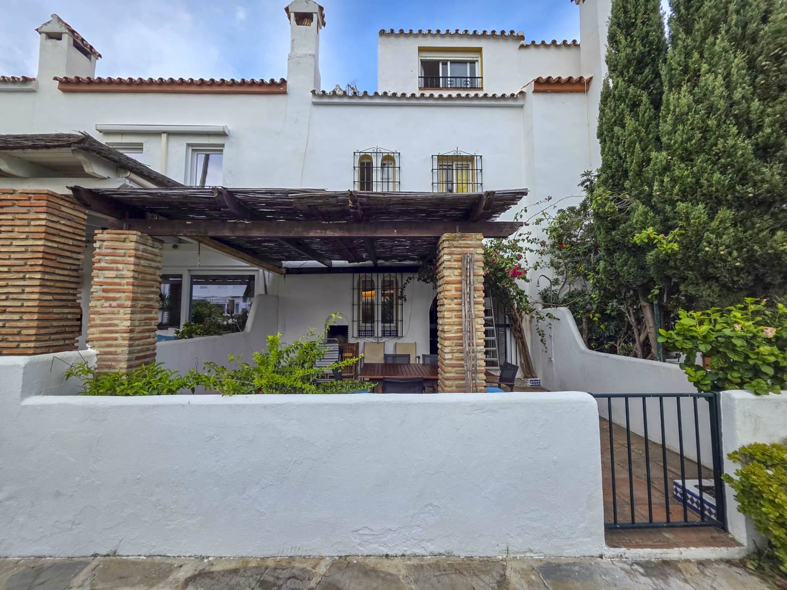 5 bedroom Townhouse for sale in Casares with pool - € 650,000 (Ref: 9647847)