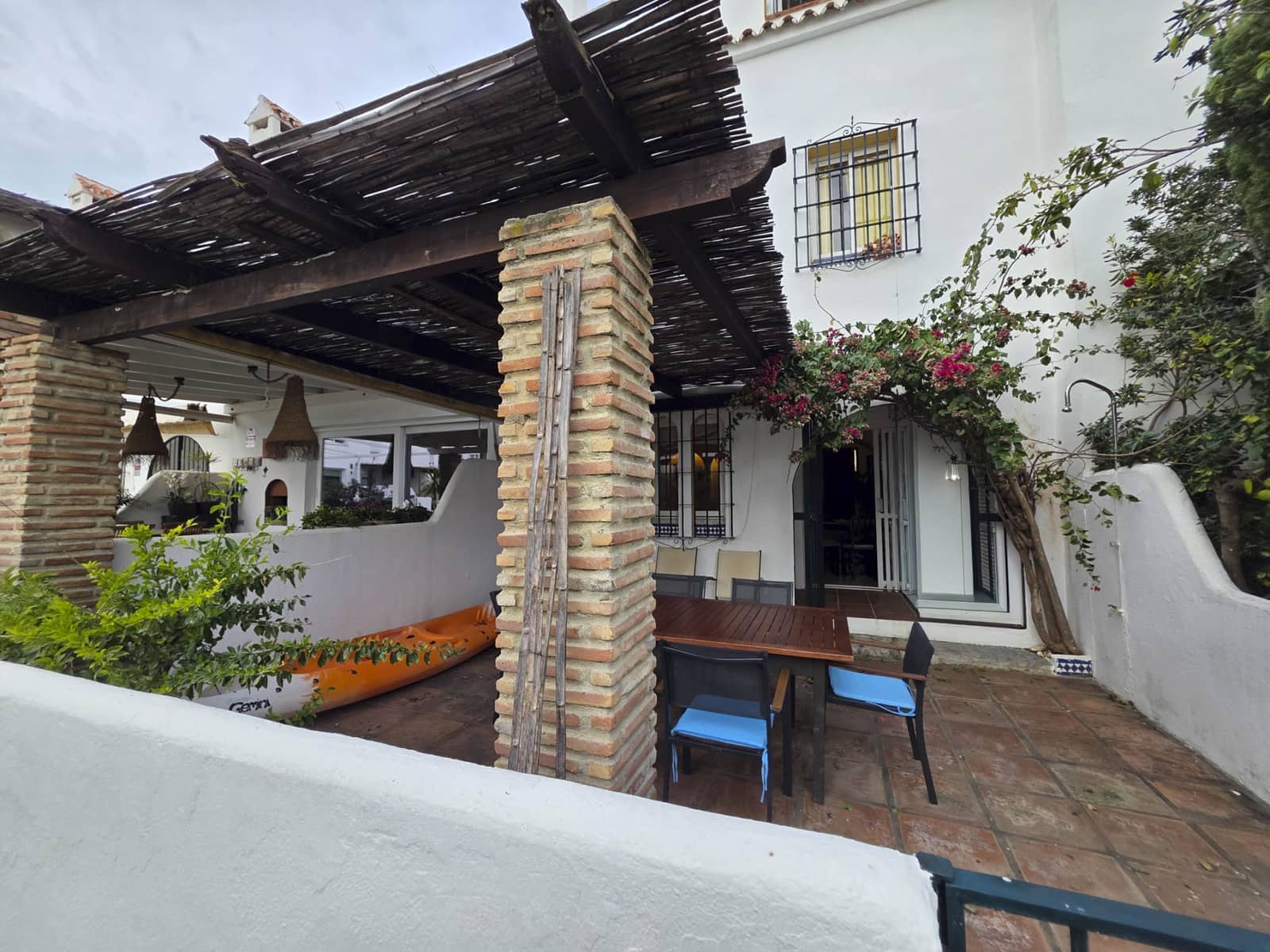 5 bedroom Townhouse for sale in Casares with pool - € 650,000 (Ref: 9647847)