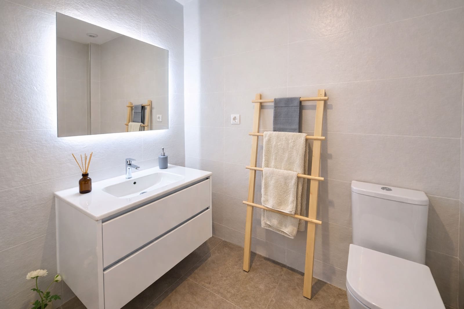 3 chambre Appartement à vendre à Estepona avec piscine garage - 479 000 € (Ref: 9679581)