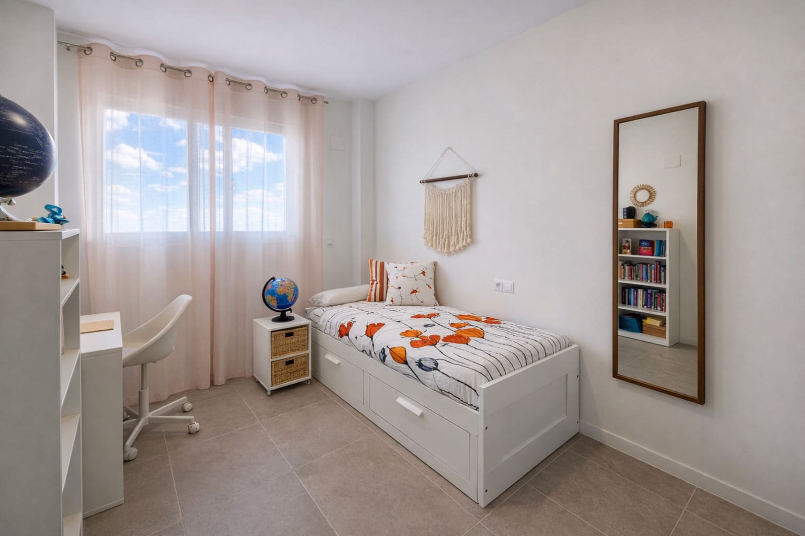 3 chambre Appartement à vendre à Estepona avec piscine garage - 479 000 € (Ref: 9679581)