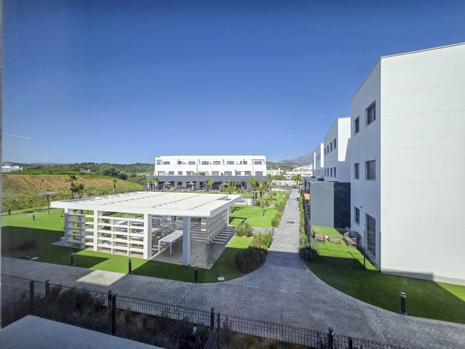 3 chambre Appartement à vendre à Estepona avec piscine garage - 479 000 € (Ref: 9679581)