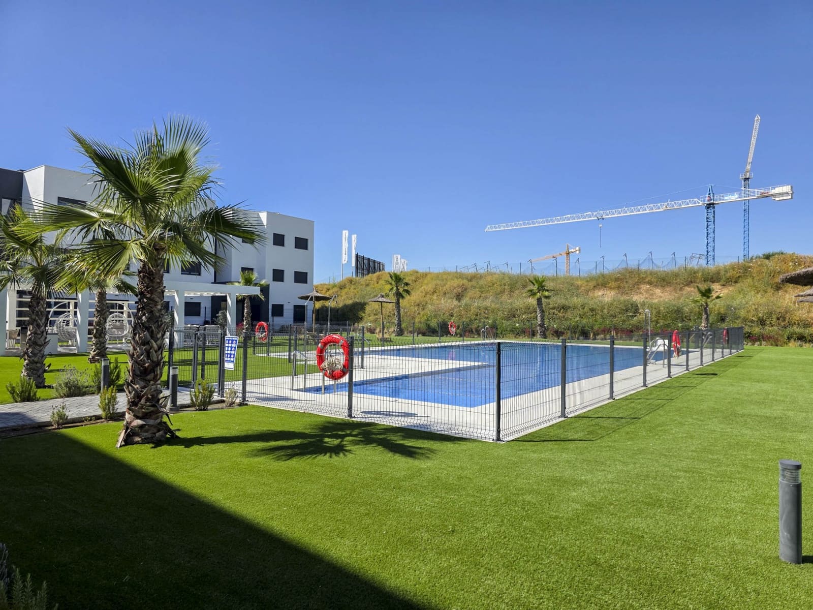 3 chambre Appartement à vendre à Estepona avec piscine garage - 479 000 € (Ref: 9679581)