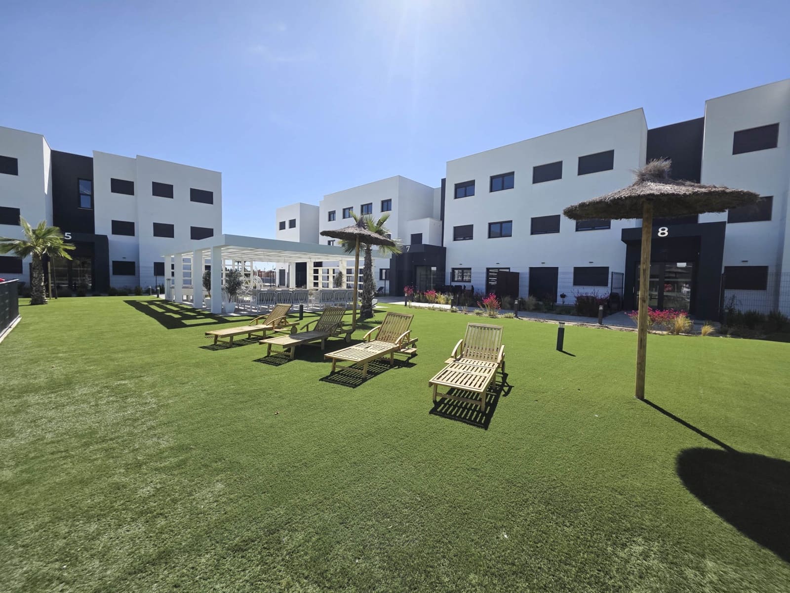3 Zimmer Apartment zu verkaufen in Estepona mit Pool Garage - 439.000 € (Ref: 9679581)