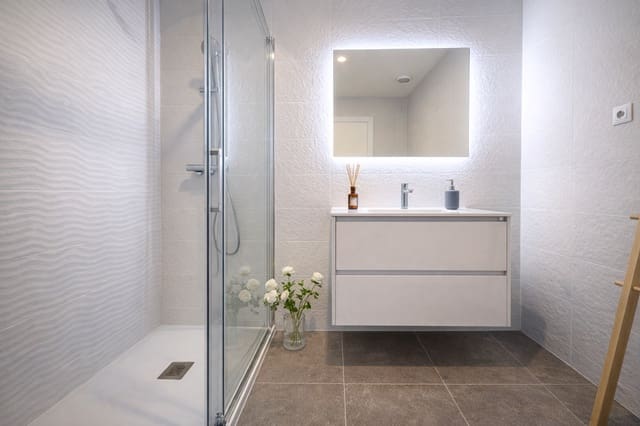 3 chambre Appartement à vendre à Guadalobón, Estepona avec piscine garage - 439 000 € (Ref: 9679581)