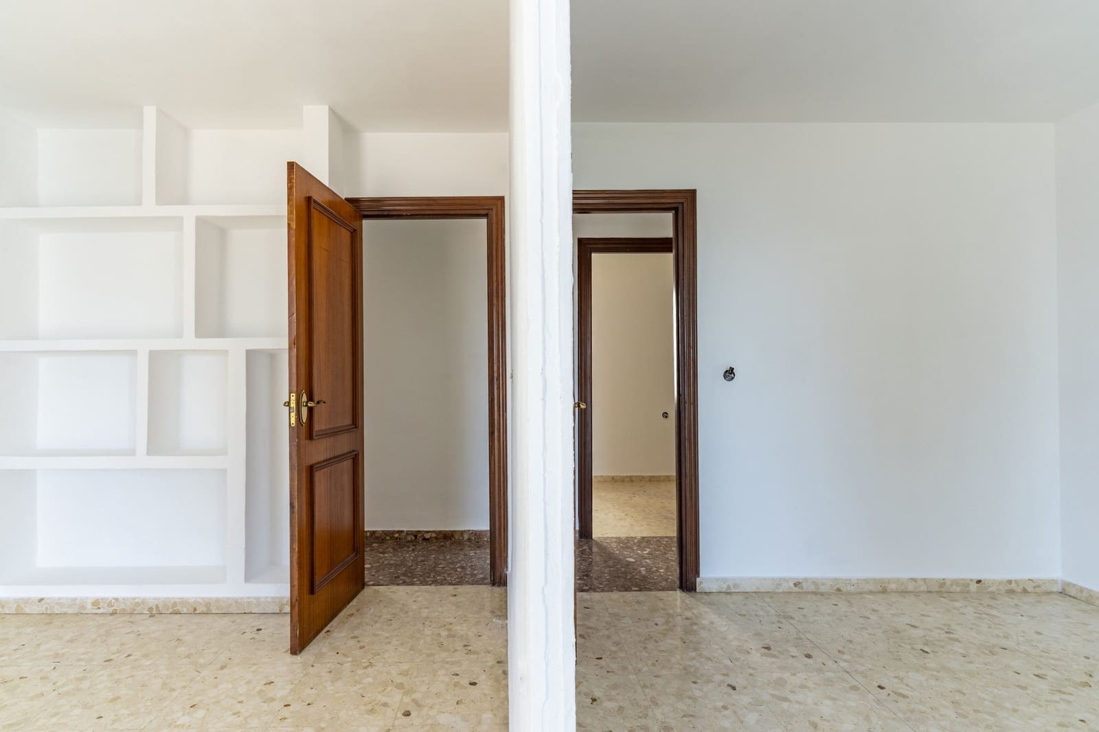 4 makuuhuone Huoneisto myytävänä paikassa San Luis de Sabinillas - 329 000 € (Ref: 9679582)