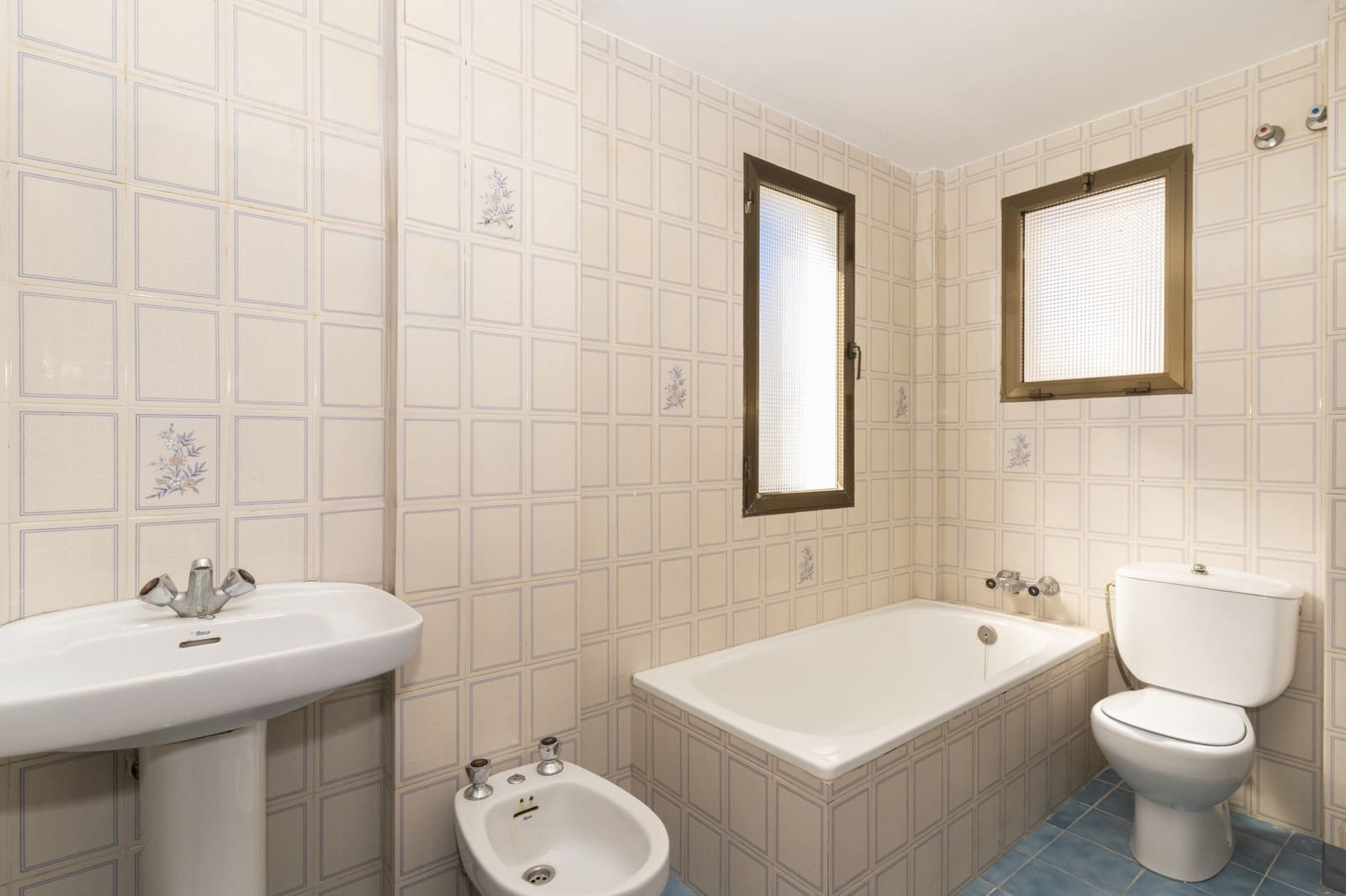 4 makuuhuone Huoneisto myytävänä paikassa San Luis de Sabinillas - 329 000 € (Ref: 9679582)