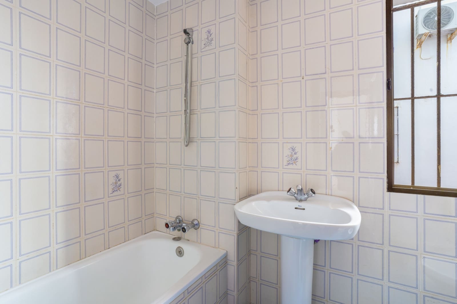 4 makuuhuone Huoneisto myytävänä paikassa San Luis de Sabinillas - 329 000 € (Ref: 9679582)