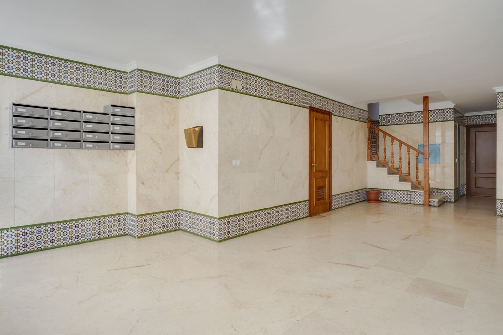 4 Zimmer Apartment zu verkaufen in San Luis de Sabinillas - 299.000 € (Ref: 9679582)