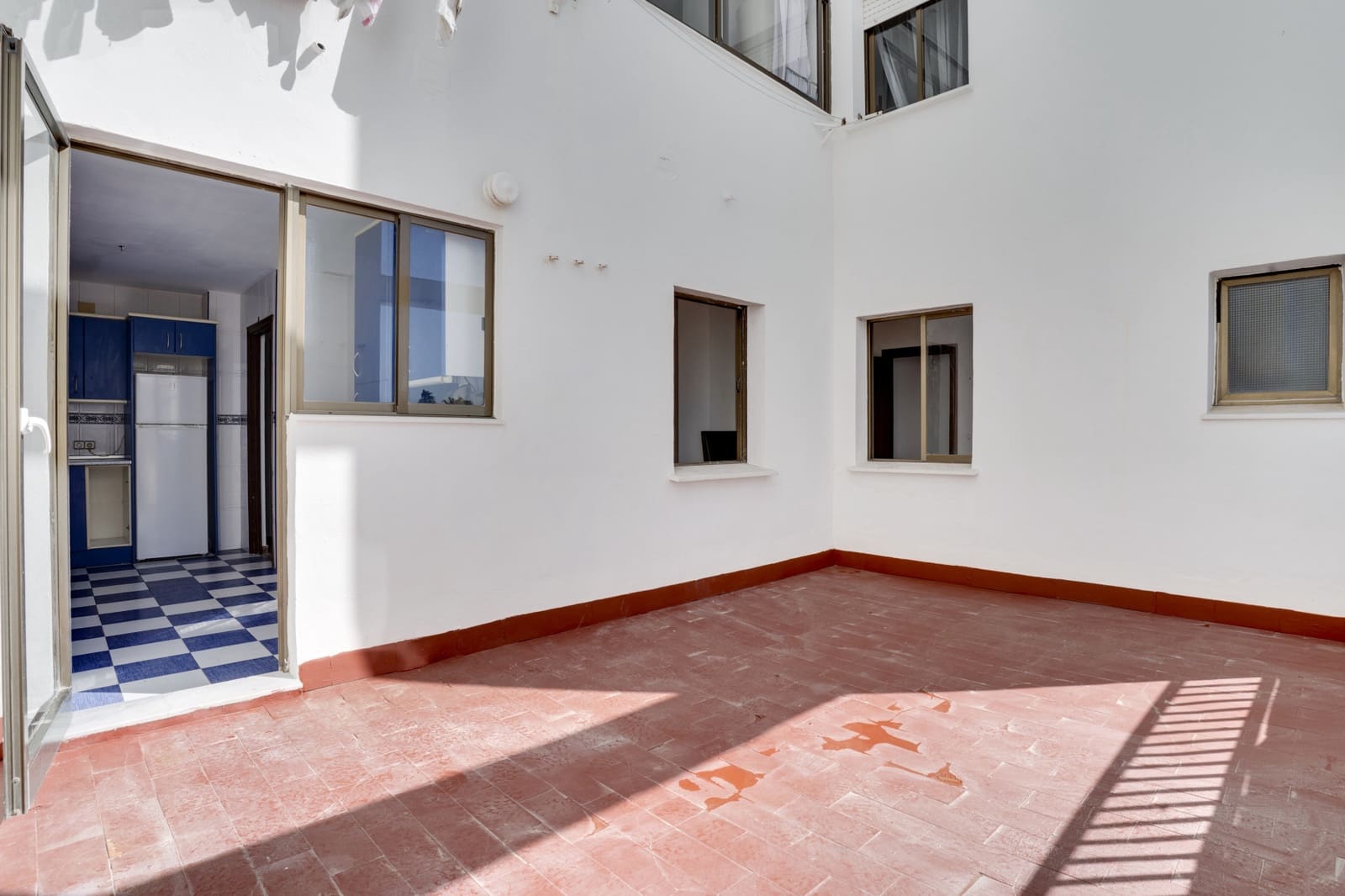 4 Zimmer Apartment zu verkaufen in San Luis de Sabinillas - 299.000 € (Ref: 9679582)