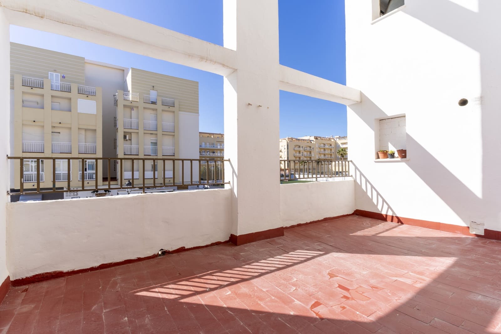 4 Zimmer Apartment zu verkaufen in San Luis de Sabinillas - 299.000 € (Ref: 9679582)