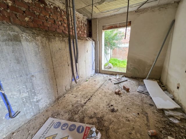 4 quarto Moradia Geminada para venda em La Duquesa / Puerto de la Duquesa, Manilva com garagem - 395 000 € (Ref: 9686195)