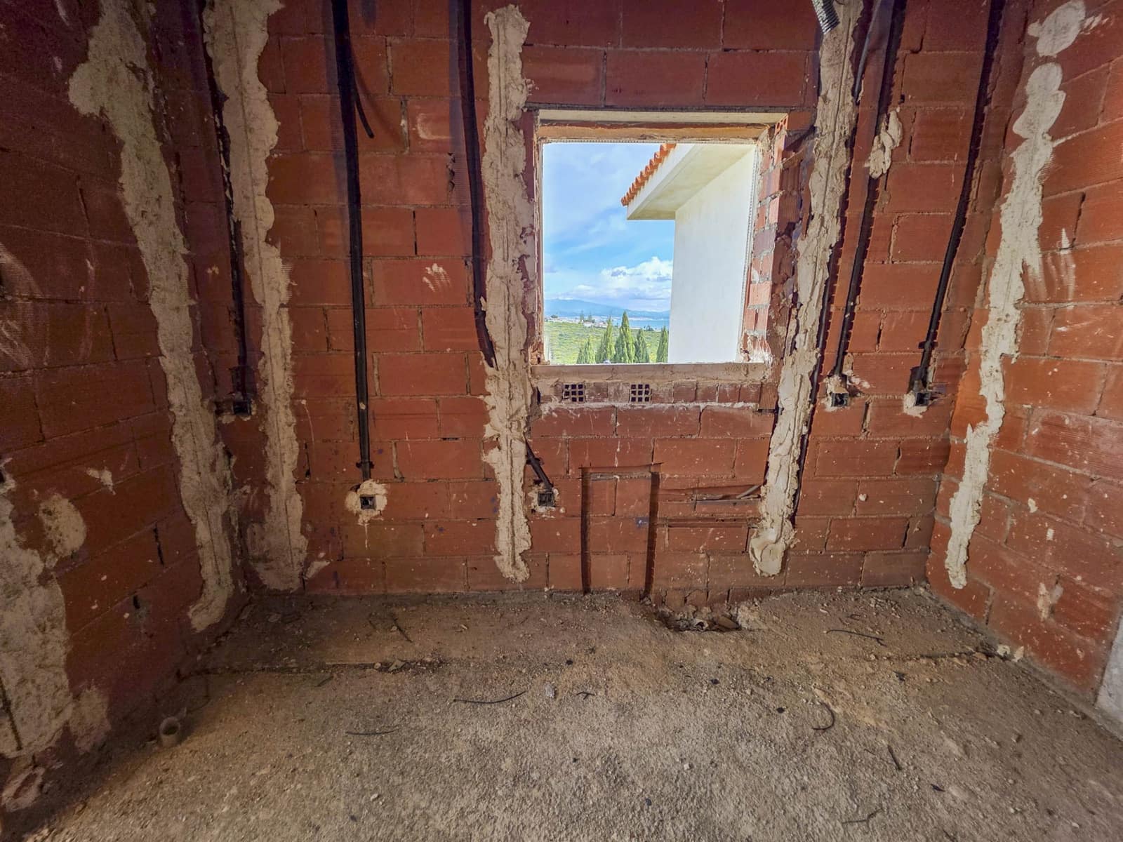 4 quarto Moradia Geminada para venda em La Duquesa / Puerto de la Duquesa com garagem - 395 000 € (Ref: 9686195)