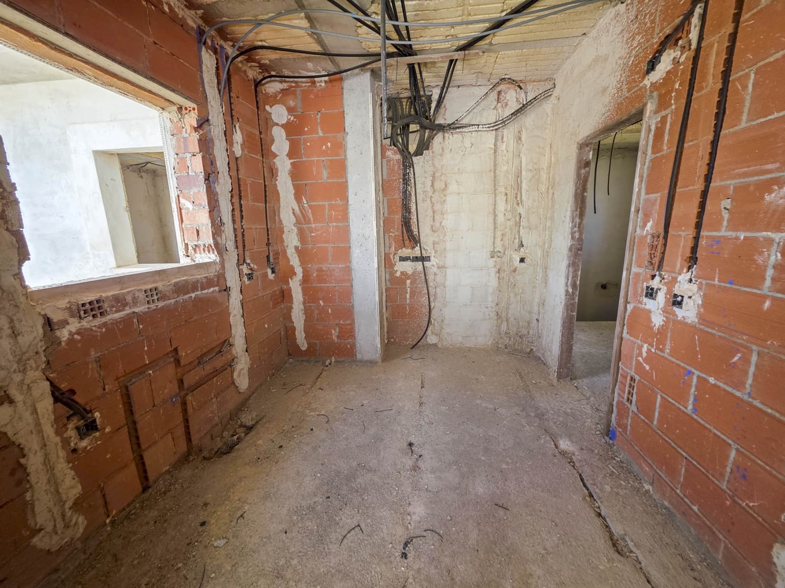 4 quarto Moradia Geminada para venda em La Duquesa / Puerto de la Duquesa com garagem - 395 000 € (Ref: 9686195)