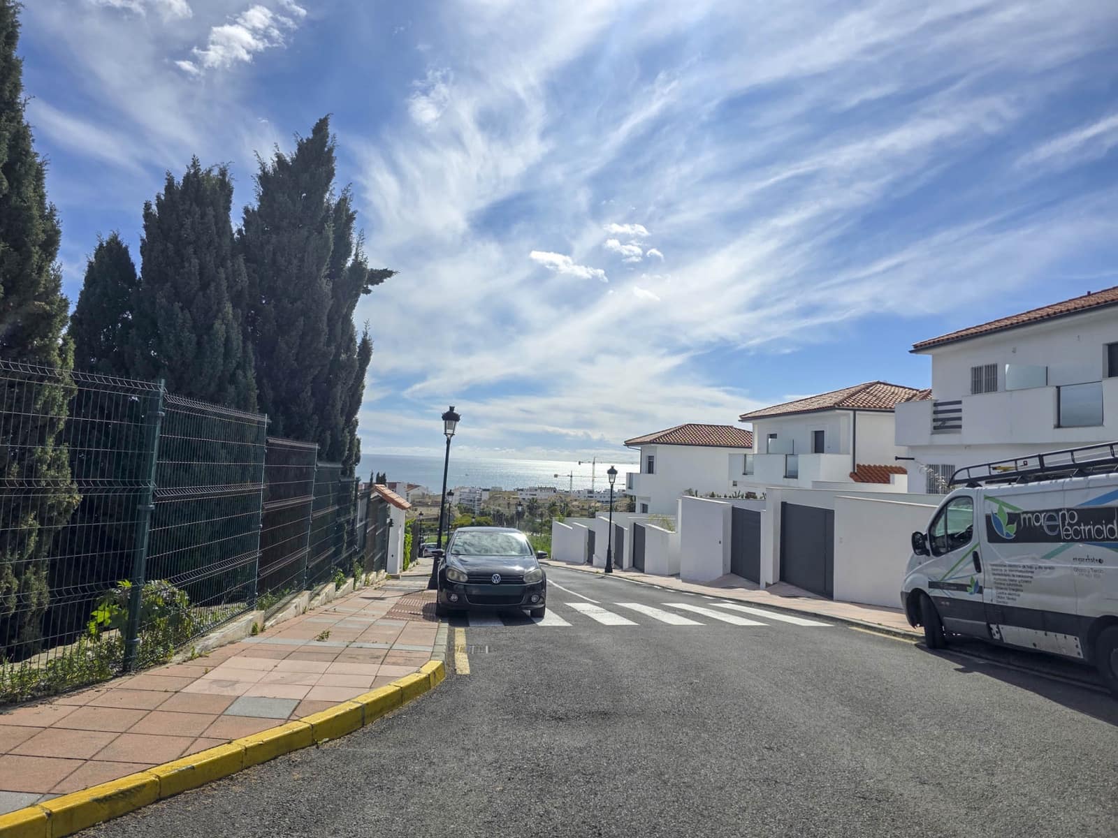 4 quarto Moradia Geminada para venda em La Duquesa / Puerto de la Duquesa com garagem - 395 000 € (Ref: 9686195)